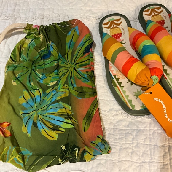 FARM Rio | Shoes | Farm Rio Puffy Flip Flop Sandals Brand New With Tags ...